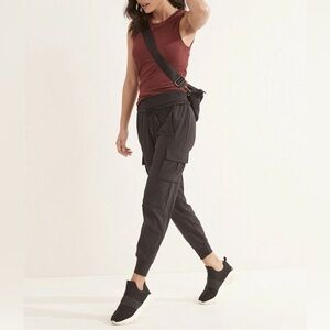 Athleta Sutton Charcoal Cargo Jogger Six‎ Pocket Pants Size 0